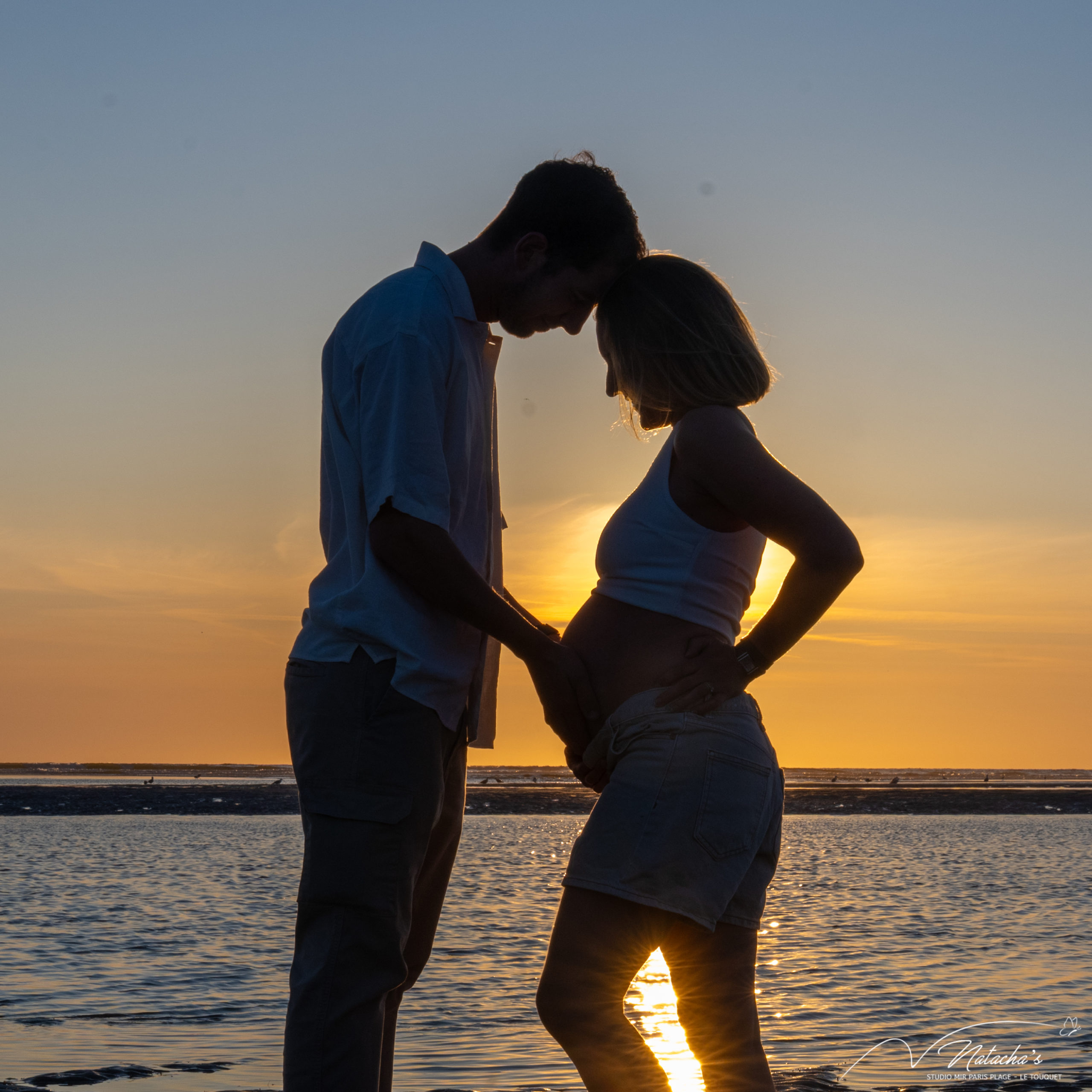 Photographe grossesse en famille sur la plage du Touquet