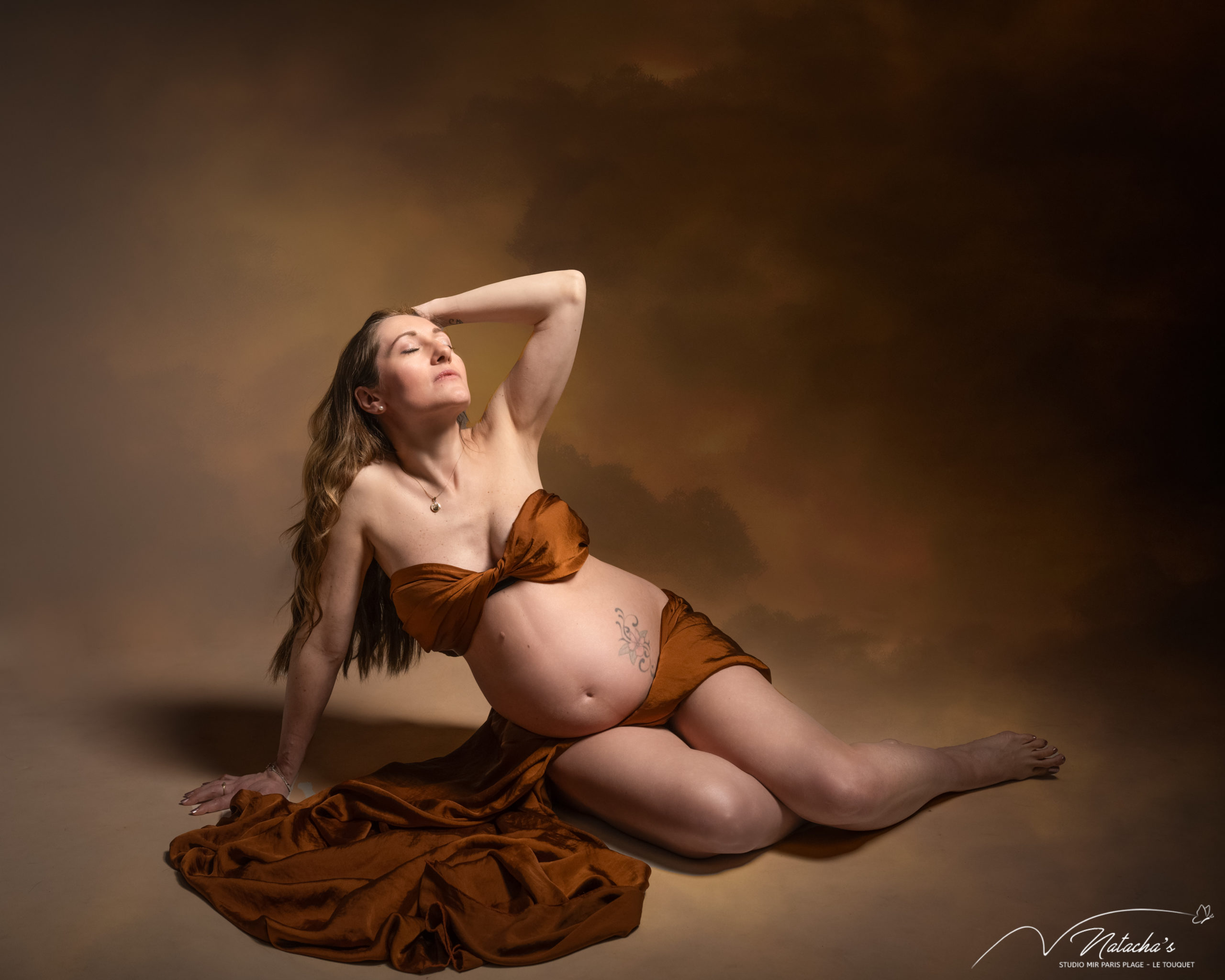 Photographe-studio-touquet-paris-plage-3 Photographe studio au Touquet Paris Plage pur immortaliser votre grossesse avec le prêt de robes et accessoires !