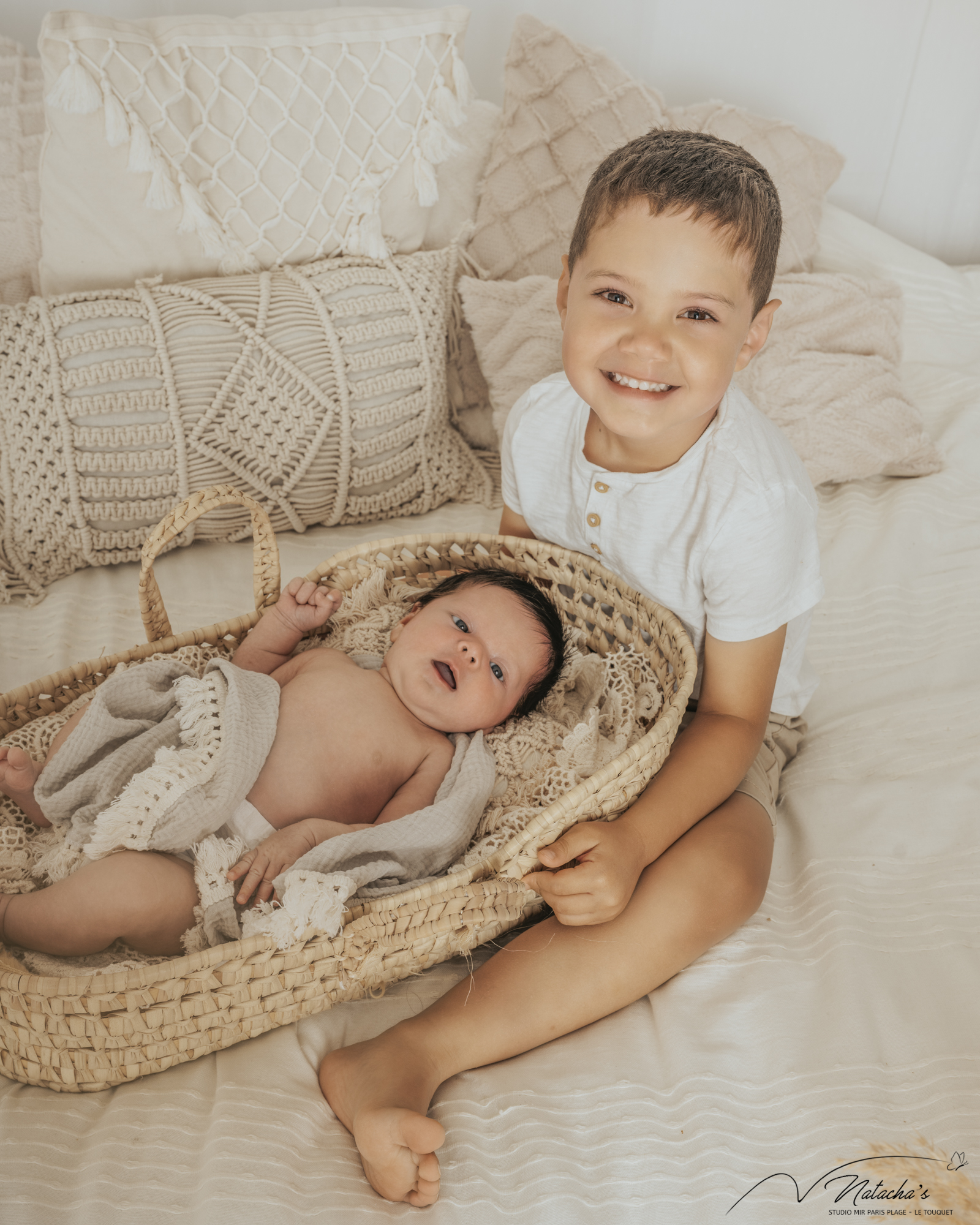 Photographe naissance en fratrie au Touquet