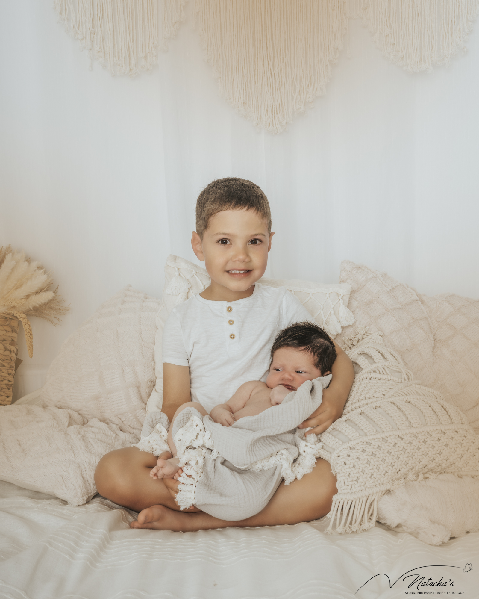 Photographe naissance en fratrie au Touquet