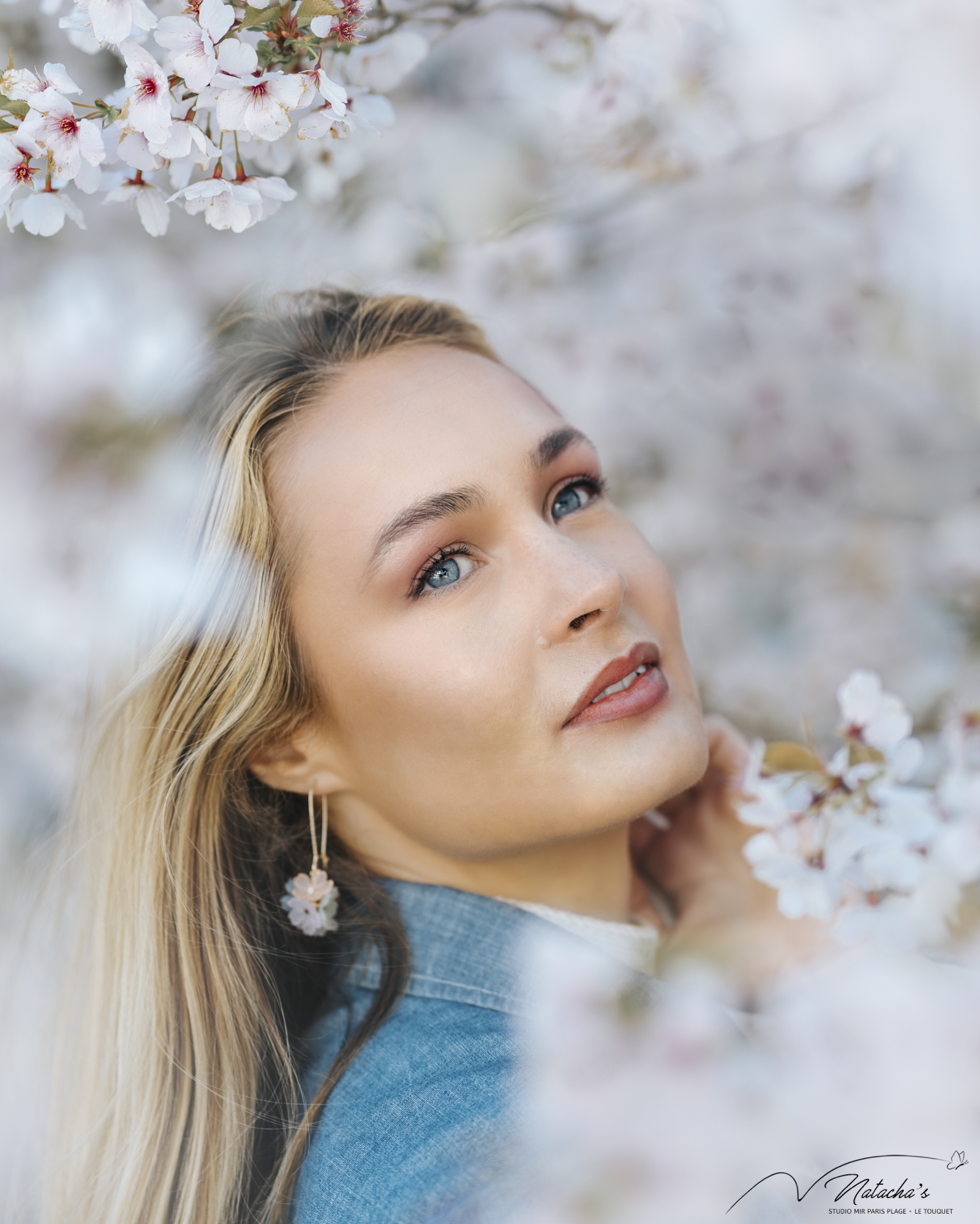 Portrait de femme en fleurs au Touquet