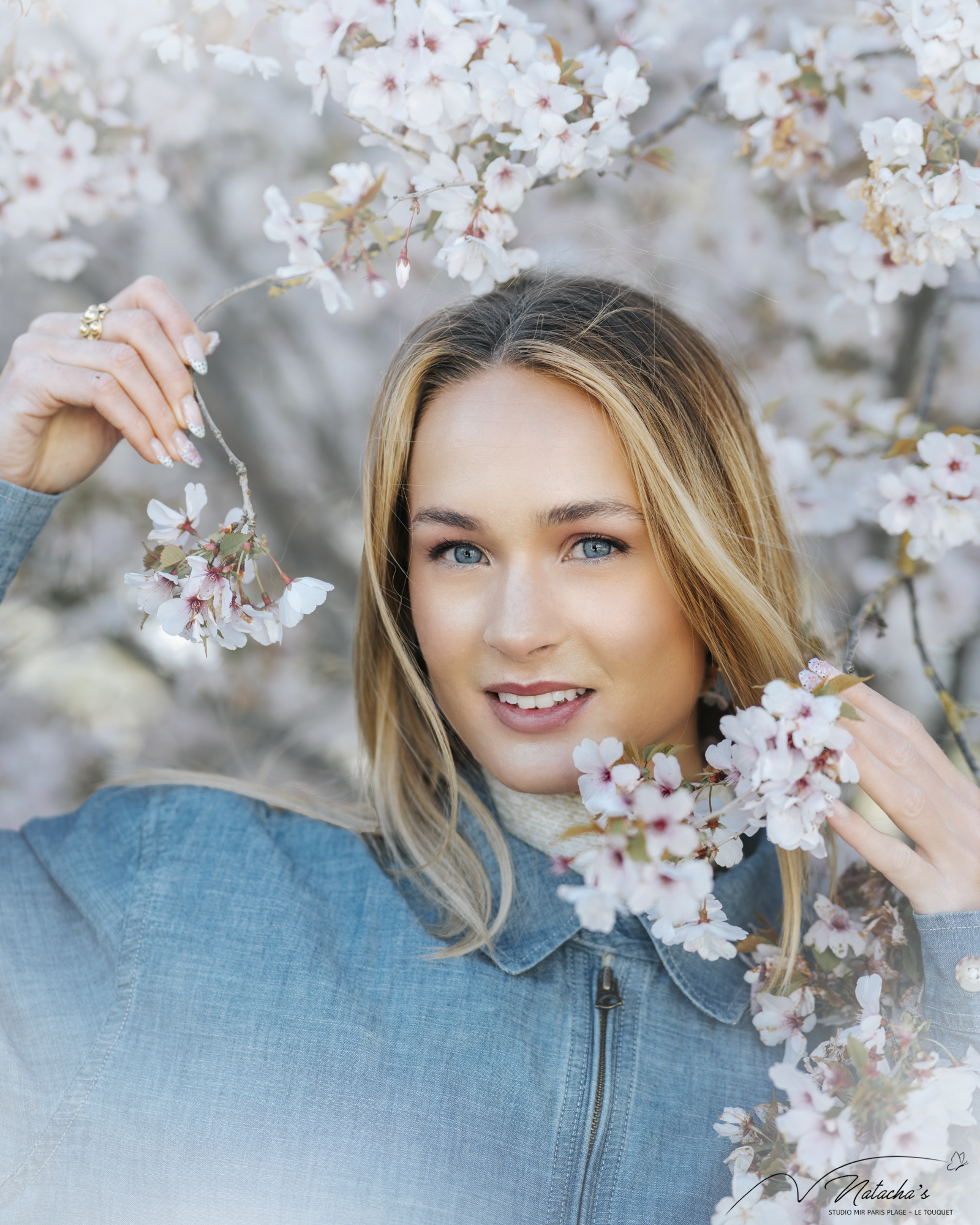 Portrait de femme en fleurs au Touquet